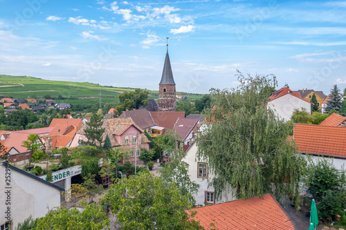 small town Asselheim