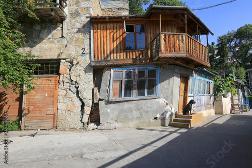 Old house on the street in Gurzuf in Crimea © yanakoroleva27