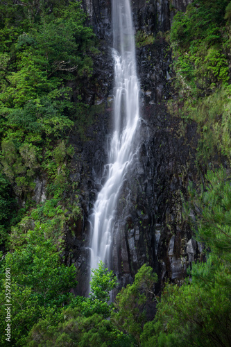 Fototapeta Naklejka Na Ścianę i Meble -  Madeira Risco Wasserfall