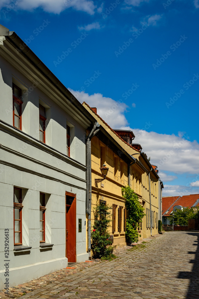 Denkmalgeschützte Häuser in der malerischen Gasse 