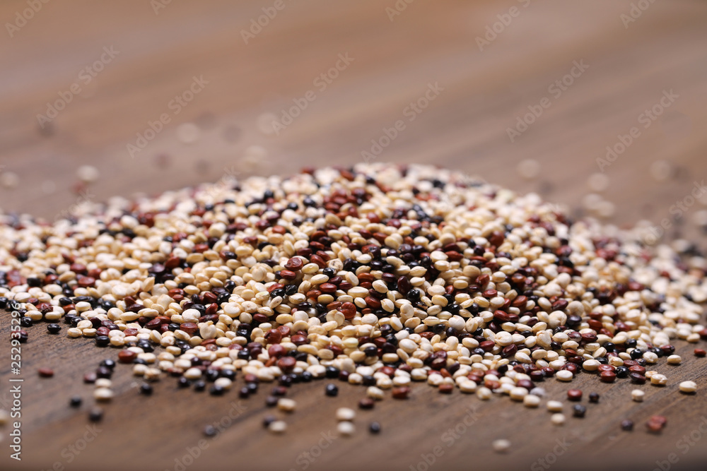 Quinoa drei Sorten Mischung Quinoa drei Sorten Mischung