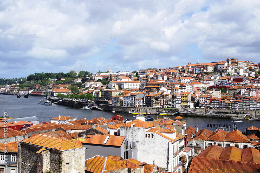 Obraz premium Vieille ville de Porto au Portugal
