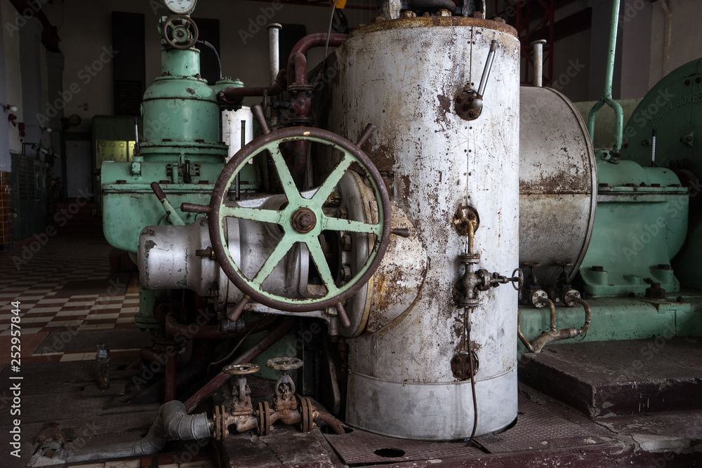 Turbinenhalle einer Brikettfabrik Turbinenhalle einer Brikettfabrik
