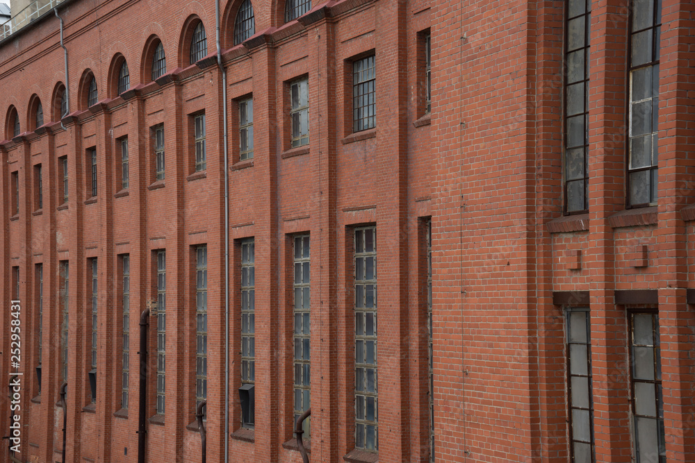 Fototapeta premium Fabrikgebäude einer Brikettfabrik