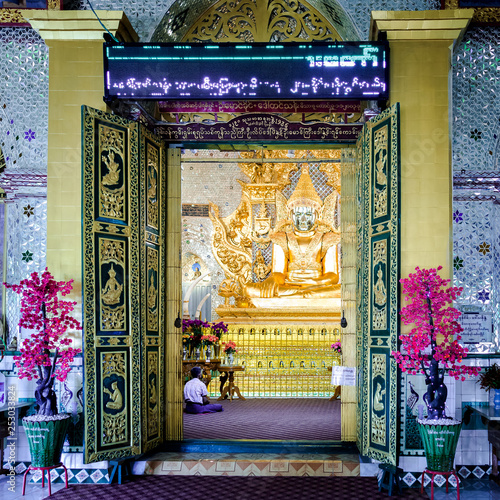 Mahamyatmuni Pagoda, Mawlamyine, Myanmar