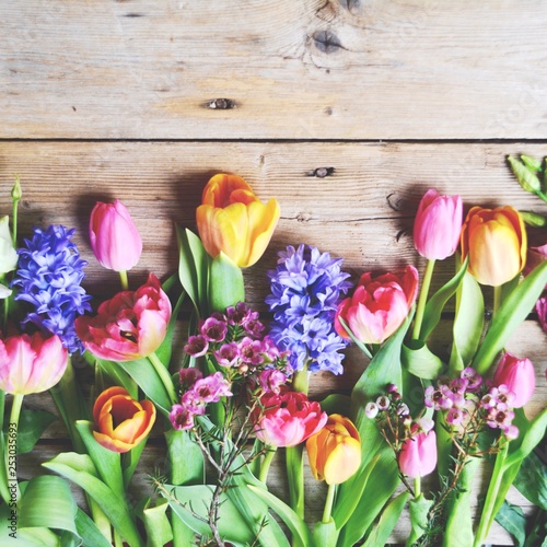Blumenstrauß  Frühling - bunt Blumen - Muttertag Ostern Hintergrund