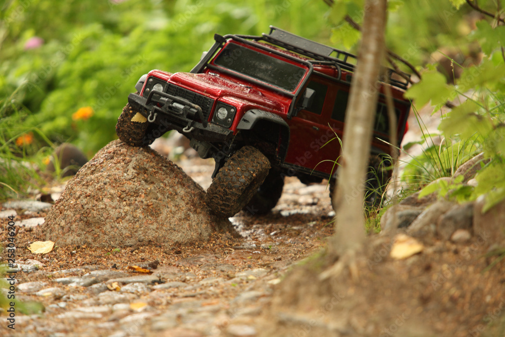 Off-road vehicle go around obstacles Off-road vehicle go around obstacles