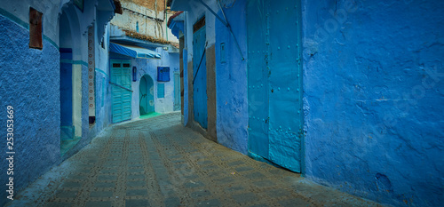 The blue alleyways of Chefchaouen © mariosforsos