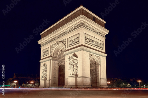 Arc de Triomphe Paris © jramosmi