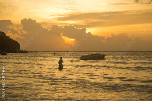 Fototapeta Naklejka Na Ścianę i Meble -  Sunset on the beach in Thailand