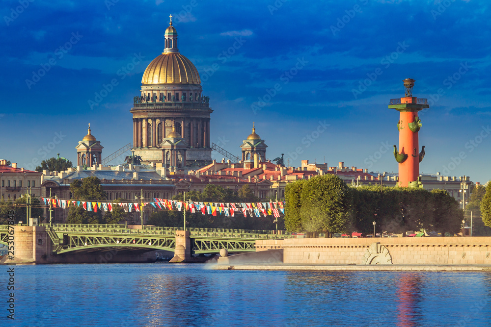 Obraz premium St. Petersburg. Russia. Day of the Navy of Russia. Decoration flags on the day of the naval parade. Neva River. Saint Isaac's Cathedral. Vasilyevsky Island. Holidays of Russia. Petersburg embankments.