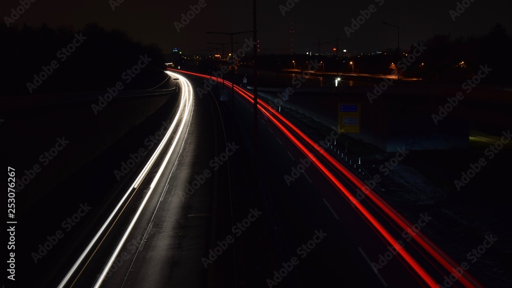 Autobahn bei Nacht