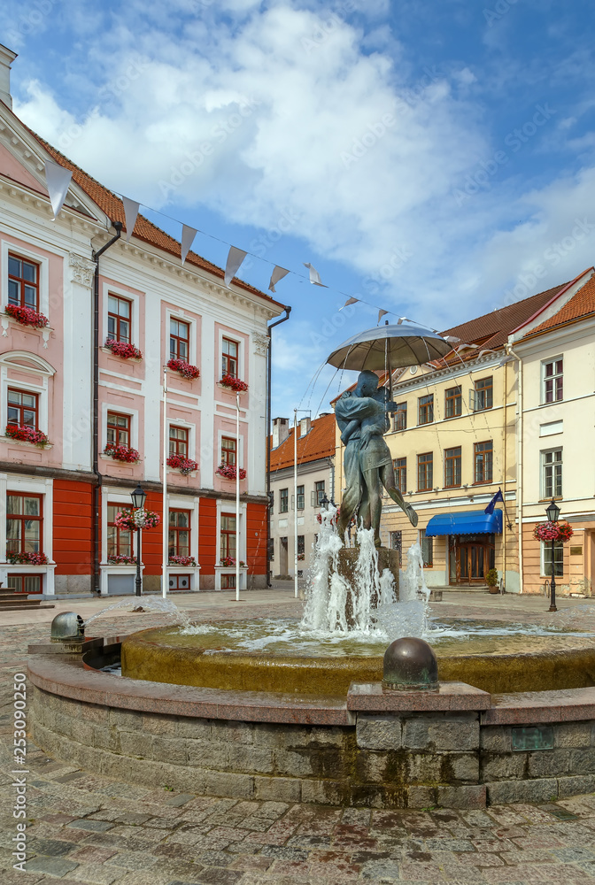 Fountain Kissing Students, Tartu, Estonia