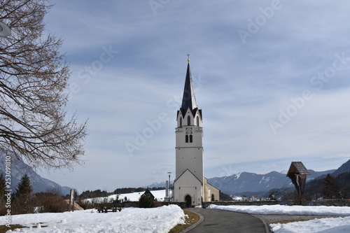 Kirche, Feistritz, Feistritz an der Gail, Gailtal, Unteres Gailtal,  Bistrica na Zilji, Villach Land, Kärnten, Österreich, Pfarrkirche, Martin, Heiliger Martin, Gotik, Gotisch, Spätgotisch, Fels, Turm photo