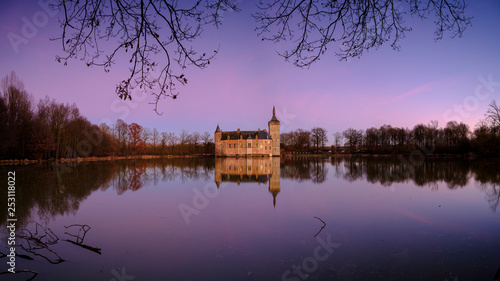 Quadro em tela Calm sunset and reflections Kasteel van Horst near Holsbeek, Vlaanderen, Belgium