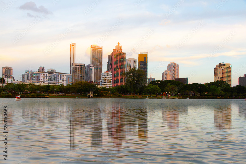 Obraz premium Cityscape waterfront in Thailand