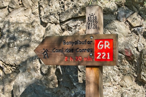 GR221 Sign to Banyalbufar photo