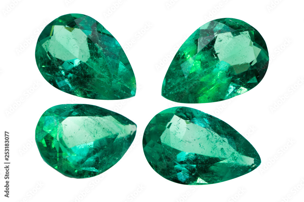 esmeraldas gigantes cristales emerald gemstone gemas piedras preciosas  diamantes verdes granate zafiro rubi Piedra preciosa esmeralda y cristal  para joya gema verde Stock Photo | Adobe Stock