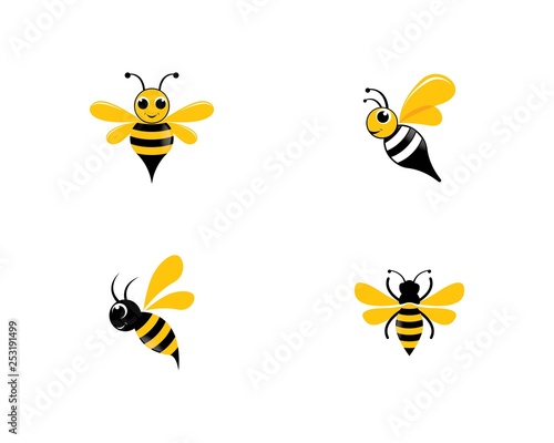 Bee logo vector icon illustration © patmasari45