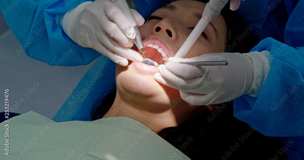 Naklejka premium Asian Woman have dental check up