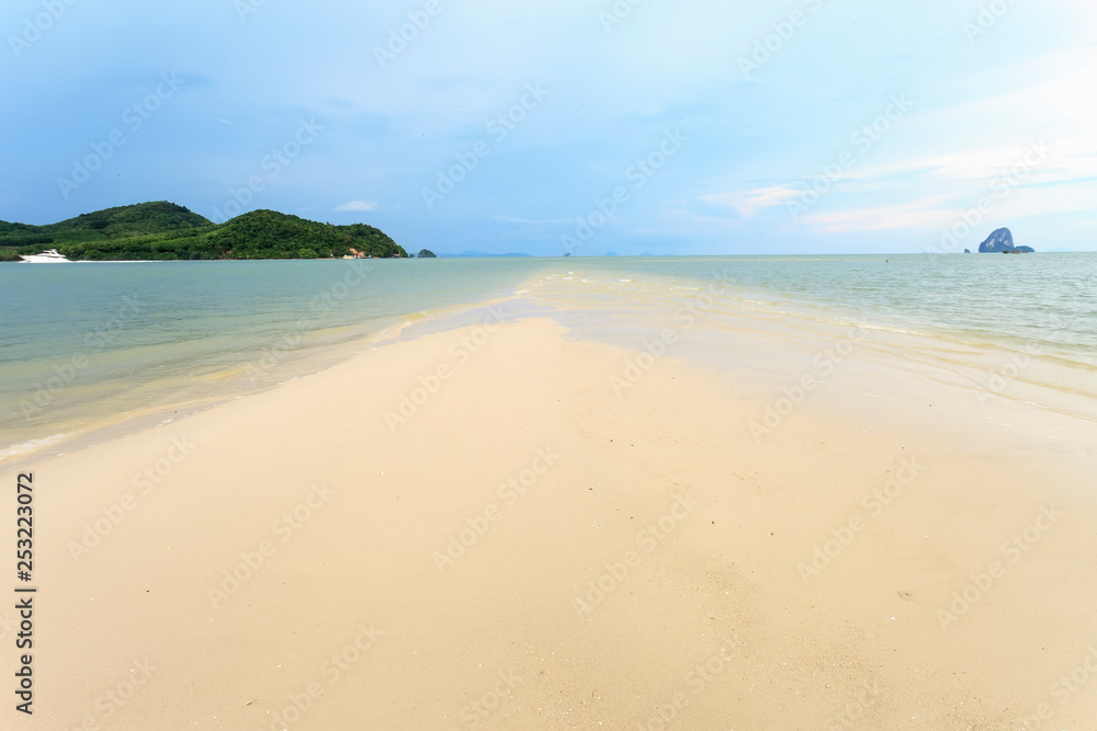 Fototapeta premium beach and sea