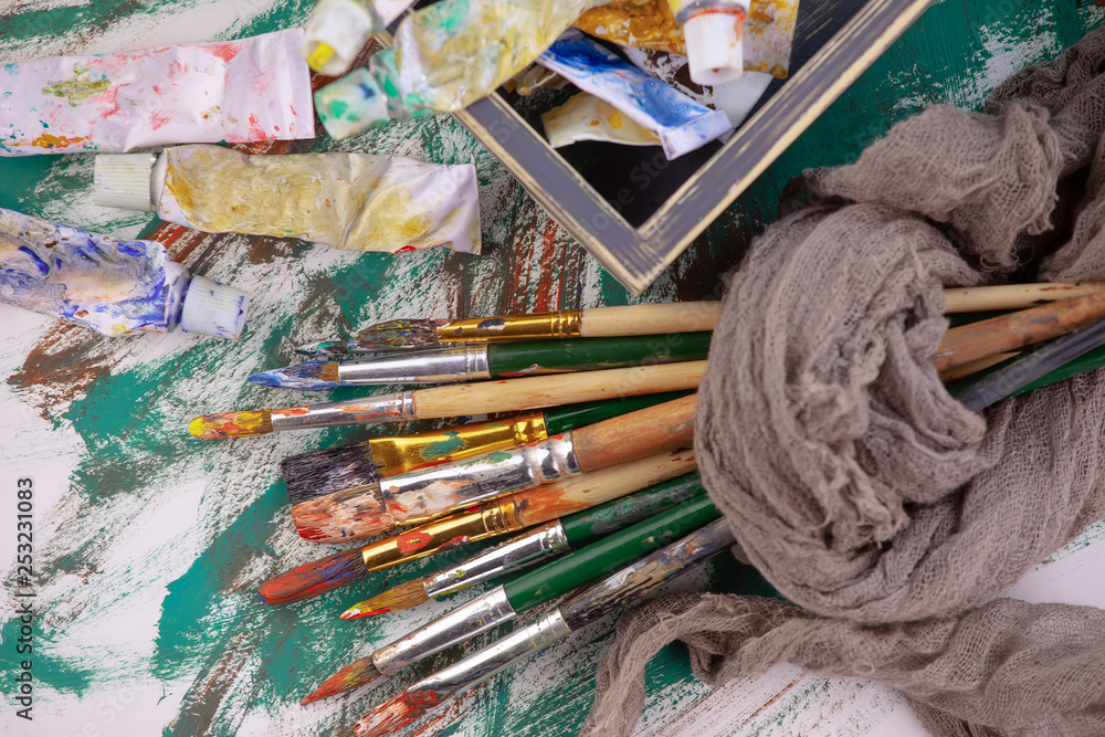 Fototapeta premium Paint brushes and paints for drawing.