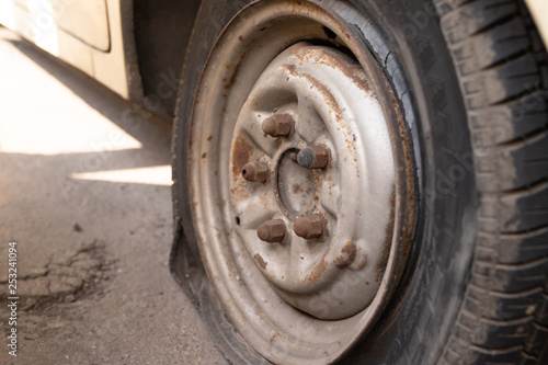  Broken and old cars