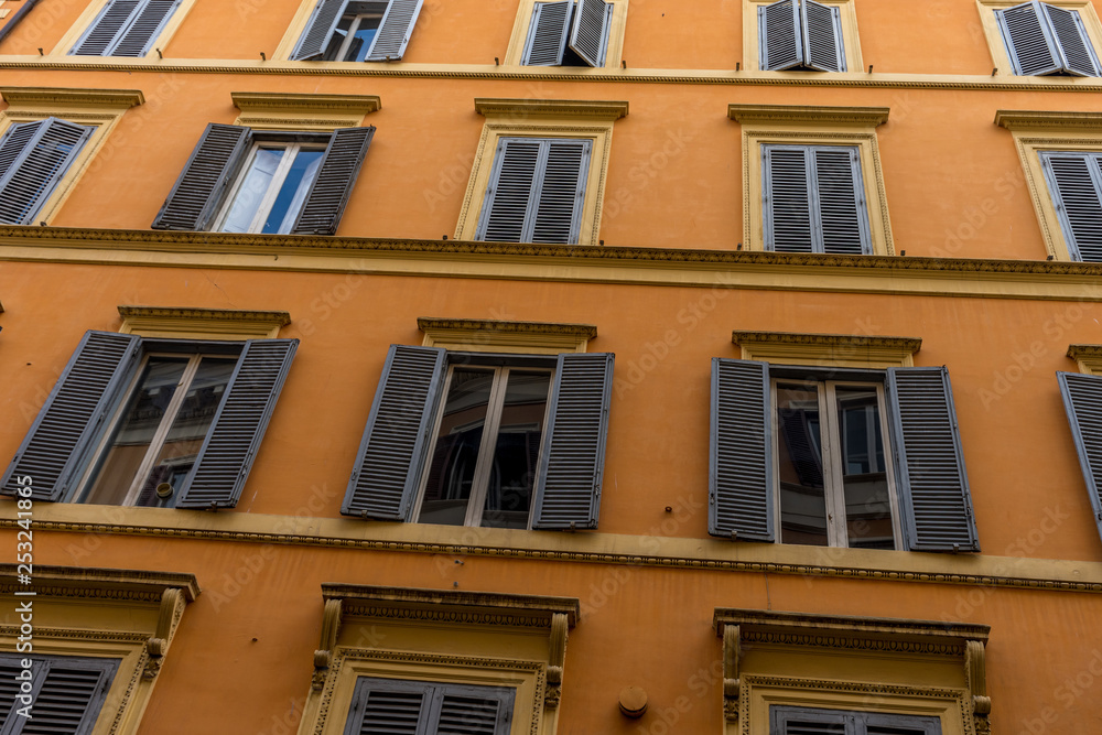 Fototapeta premium Italy, Rome, Roman Forum, a large building with many windows