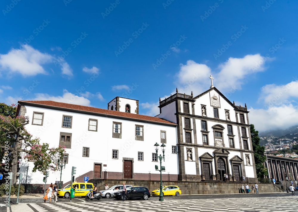 Fototapeta premium Kirche- Jesuitenschule