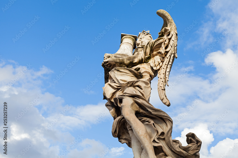 Obraz premium Sculpture against blue sky