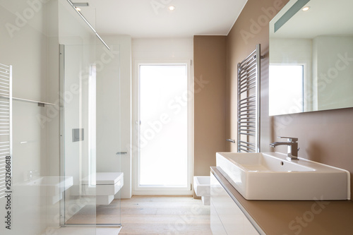 Modern minimal elegant bathroom © alexandre zveiger
