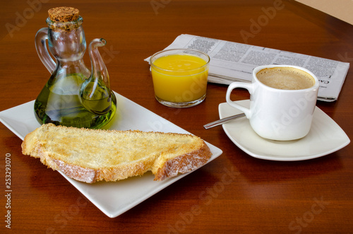 continental breakfast with olive oil