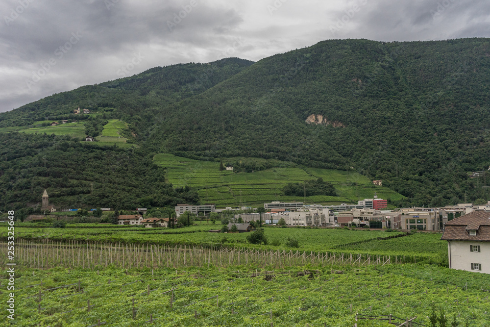 Obraz premium Italy,La Spezia to Kasltelruth train, a castle on top of a lush green field