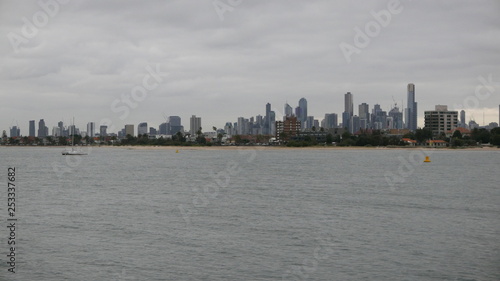 Melbourne skyline © Joseph