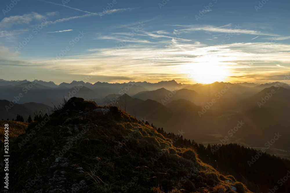 Sonnenuntergang über den Alpen Sonnenuntergang über den Alpen