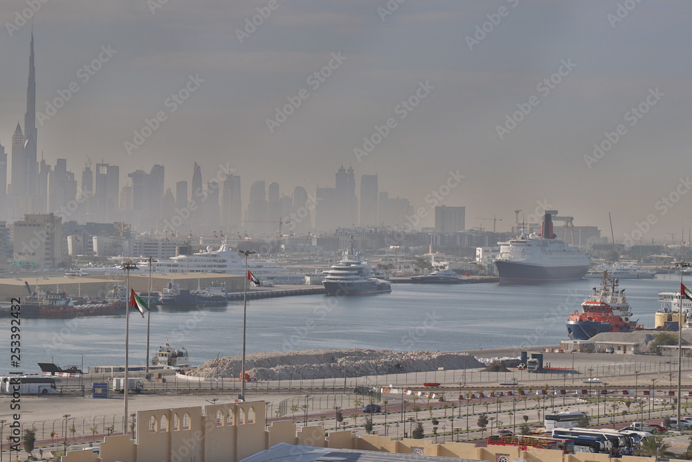 vue panoramique sur Dubaï et ses immeubles vue panoramique sur Dubaï et ses immeubles