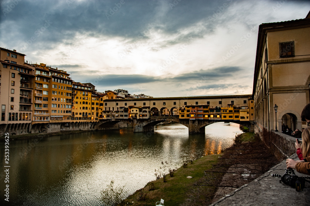 tramonto su Ponte Vecchio Firenze 
