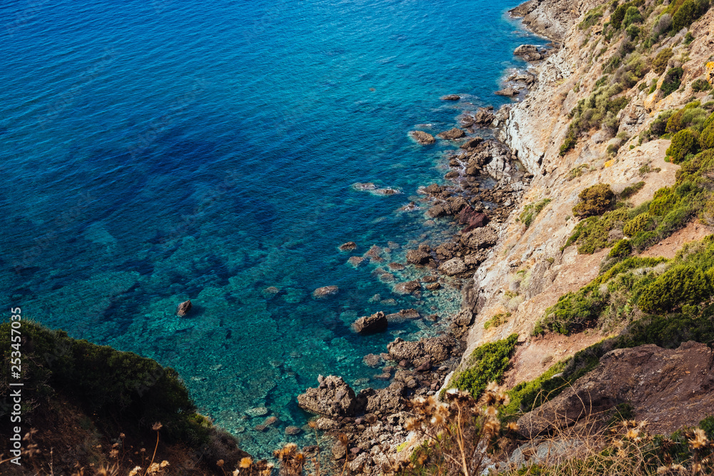 Sardinien: Küste und Meer an der Küstenstraße im Westen Sardinien: Küste und Meer an der Küstenstraße im Westen