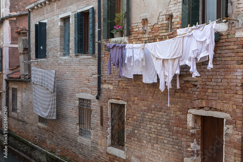 Waschtag in Venedig photo