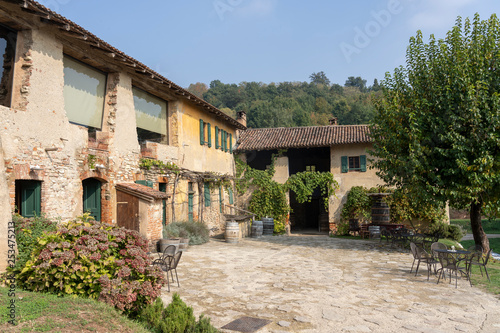 Country house in the Park of Curone at fall © Claudio Colombo