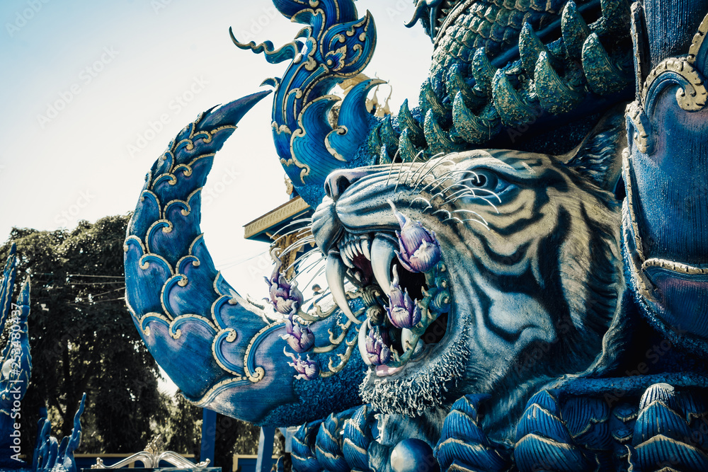 Fototapeta premium Blue Temple, Chiang Rai, Thailand