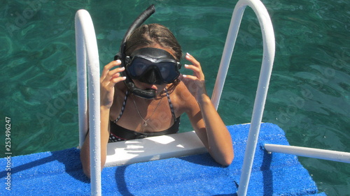 girl in swimming mask