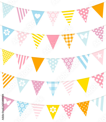 5 Wimpelketten Diverse Muster Pastell