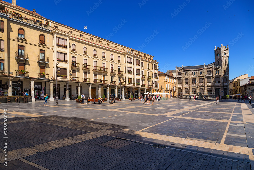 Obraz premium Leon, Spain. Plaza Regla