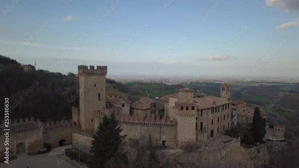 Drone aerial video of the entire ancien small village with the tower of Vigoleno in the country of Piacenza province, Emilia Romagna,Italy. Drone aerial video of the entire ancien small village with the tower of Vigoleno in the country of Piacenza province, Emilia Romagna,Italy.