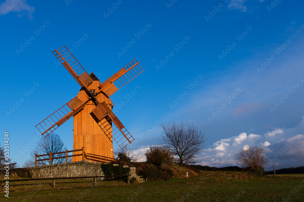 Oberlausitzer Bockwindmühle Neundorf a. d. Eigen Oberlausitzer Bockwindmühle Neundorf a. d. Eigen