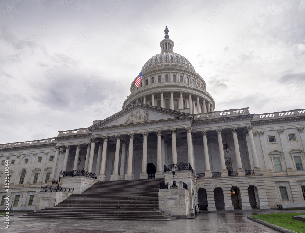 Fototapeta premium Washington DC, District of Columbia [United States US Capitol Building, shady cloudy weather before raining, faling dusk, ]