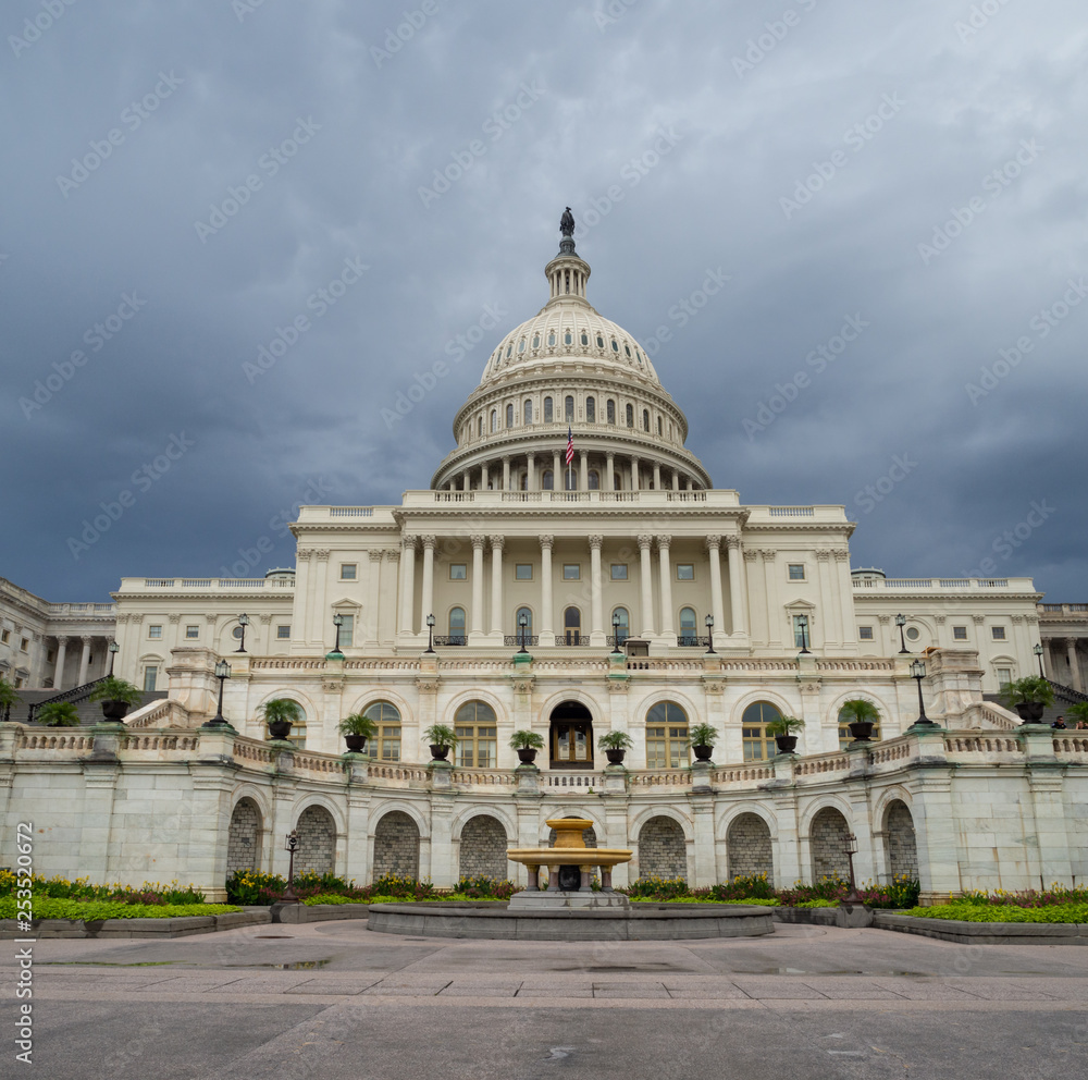 Washington DC, District of Columbia [United States US Capitol Building, shady cloudy weather before raining, faling dusk, ]