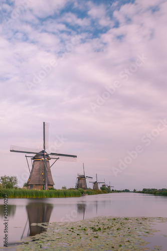Kinderdijk windmills next to Rotterdam at the Netherlands. © Jorge Argazkiak