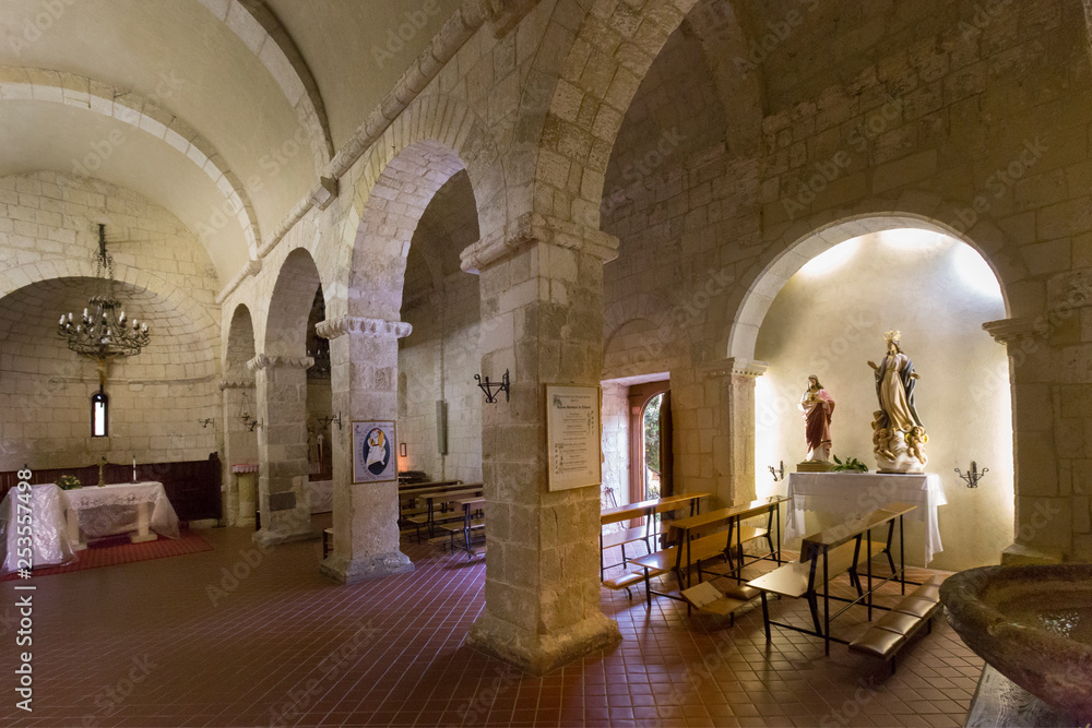 Interno Chiesa San Gemiliano - Sestu  - Sardegna